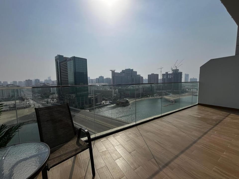 Balcony/Terrace, City view, Pool view
