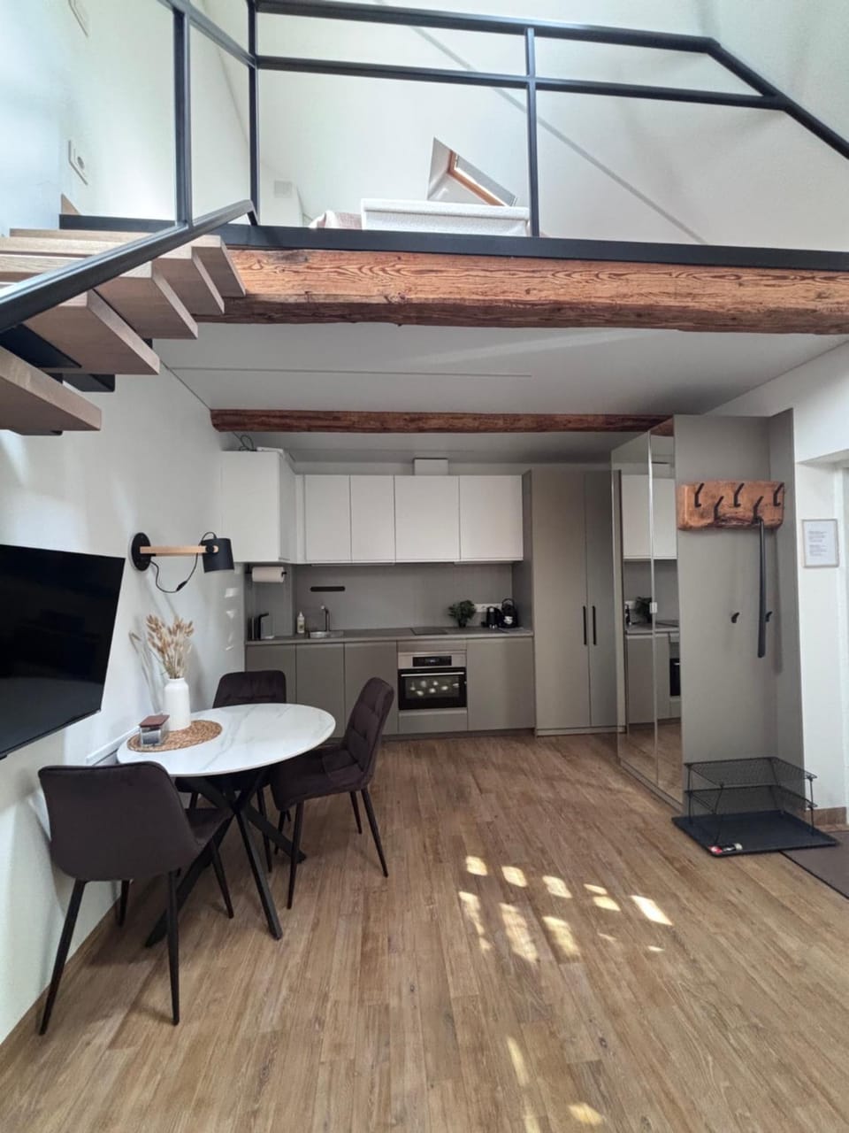 Kitchen or kitchenette, Living room, Dining area, oven, stove, wardrobe, kitchen