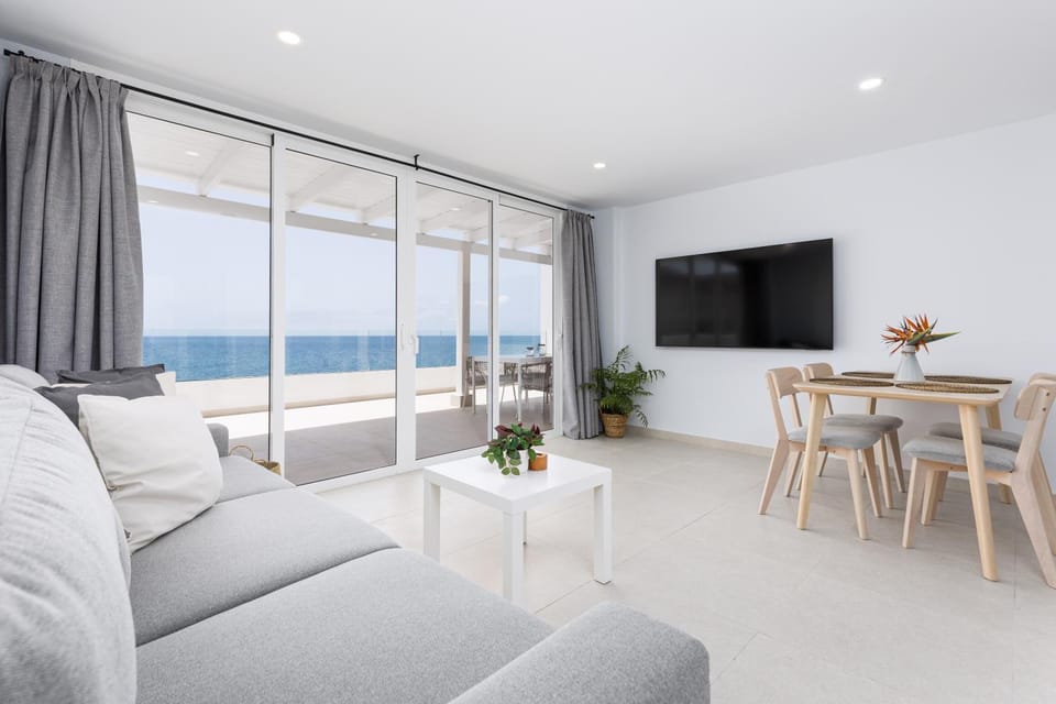 Natural landscape, TV and multimedia, Living room, Sea view