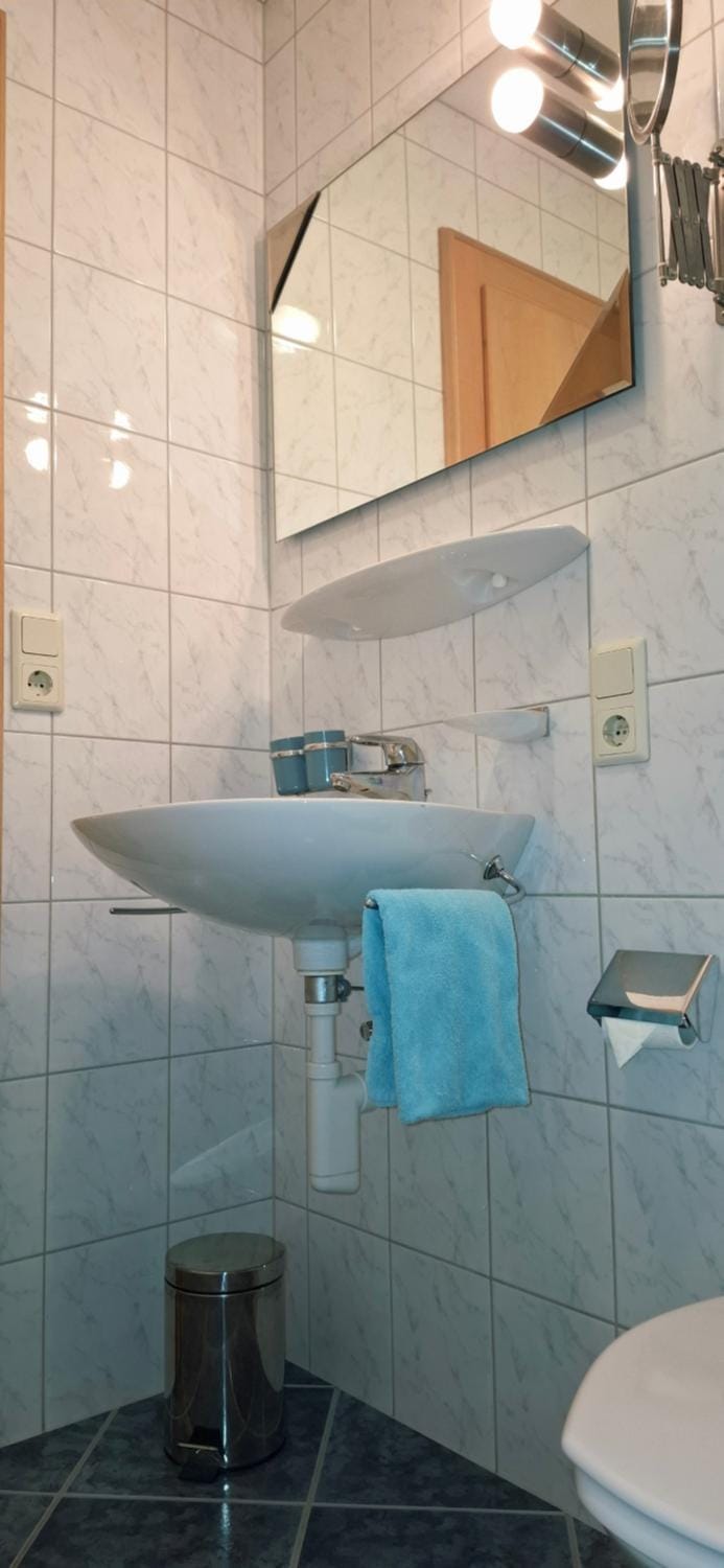 Bathroom, towels