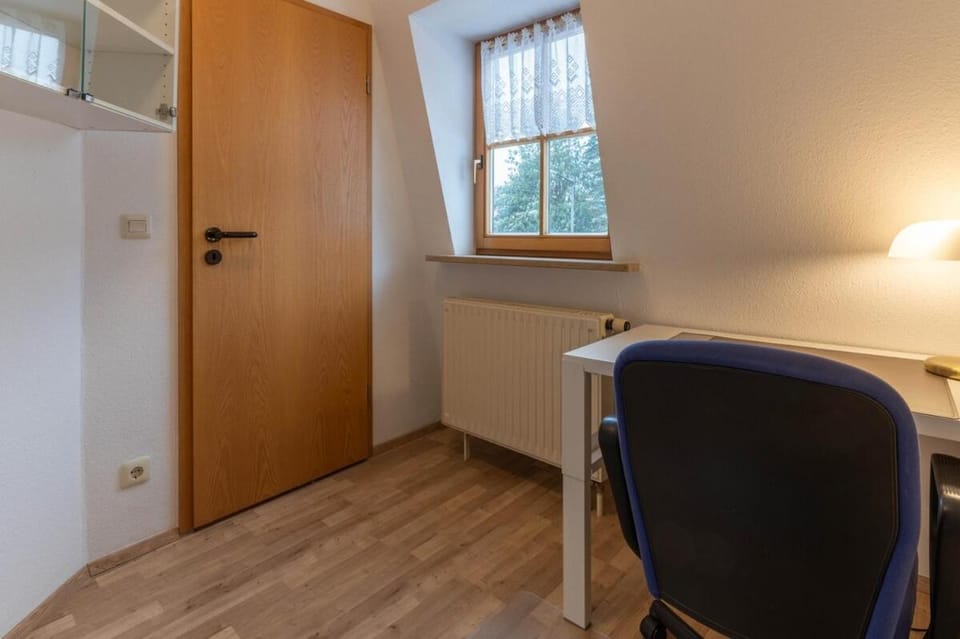 Lovely Apartment Quiet, bright, generous for two, private parking Apartment in Nuremberg