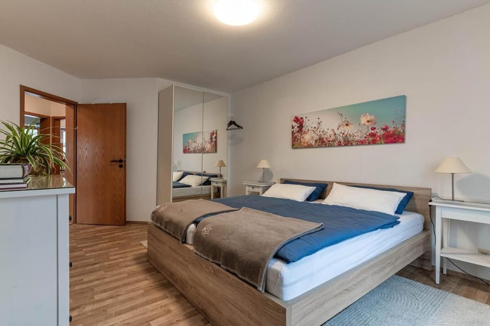 Bed, Photo of the whole room, Bedroom, wardrobe