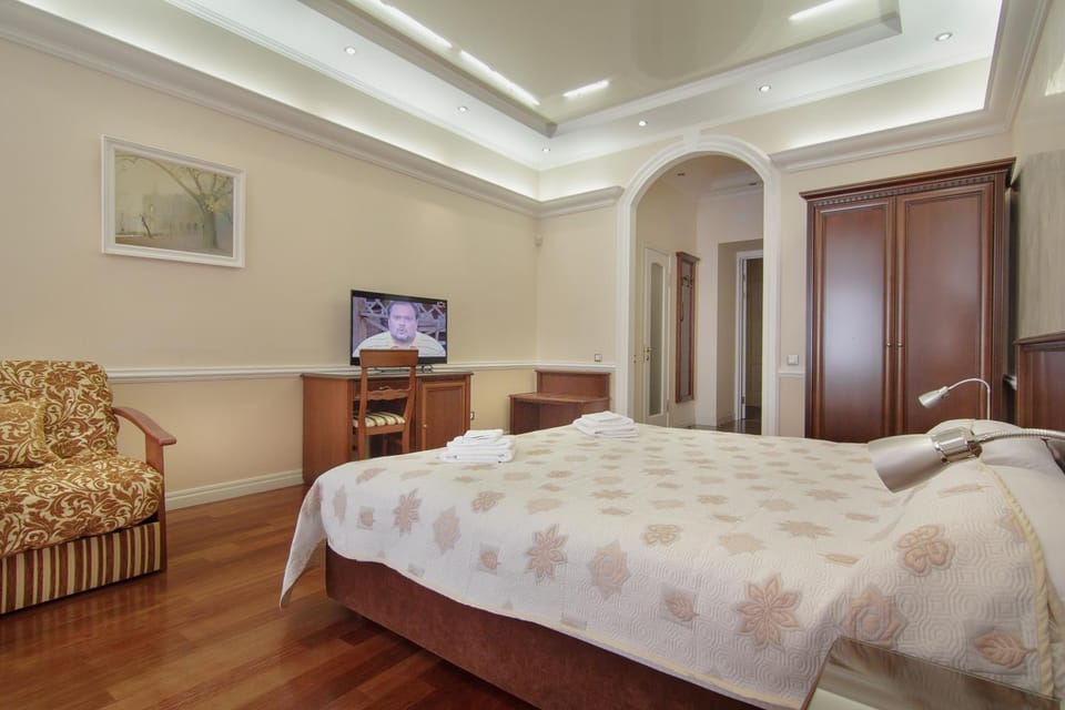 Bed, Photo of the whole room, Decorative detail