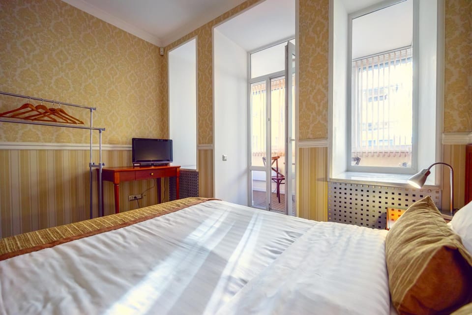 Bed, TV and multimedia, Balcony/Terrace, Decorative detail