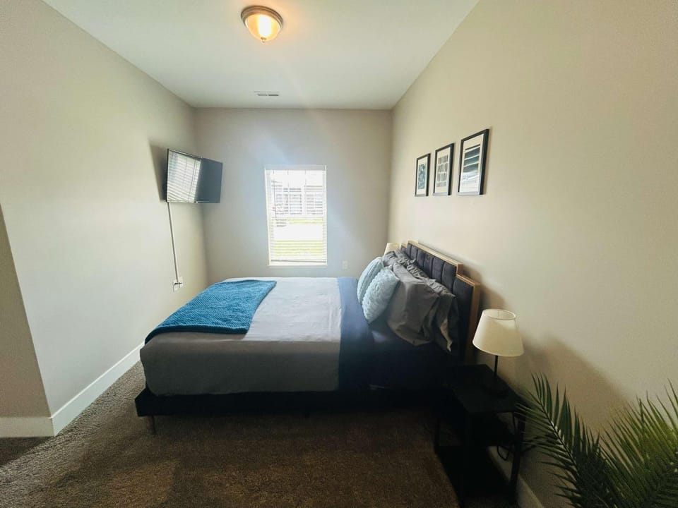 Spacious Wyoming MI Getaway- Minutes to GR Apartment in Wyoming