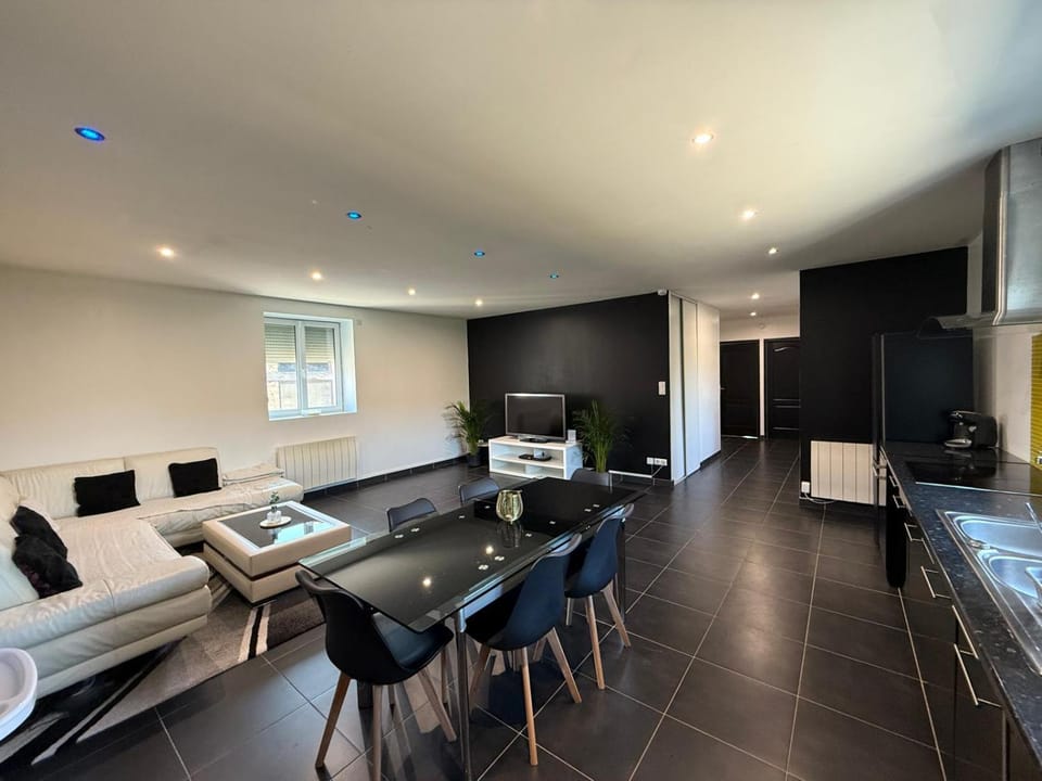 Living room, Seating area, Dining area, kitchen