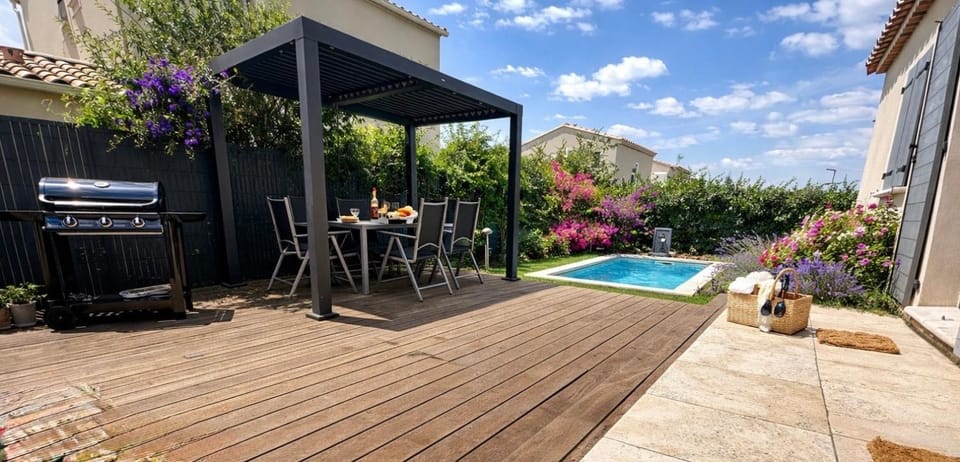 Patio, Garden, Swimming pool