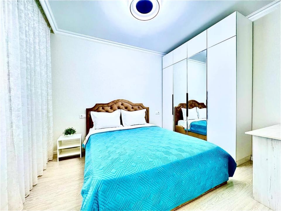 Bed, Photo of the whole room, Bedroom, wardrobe