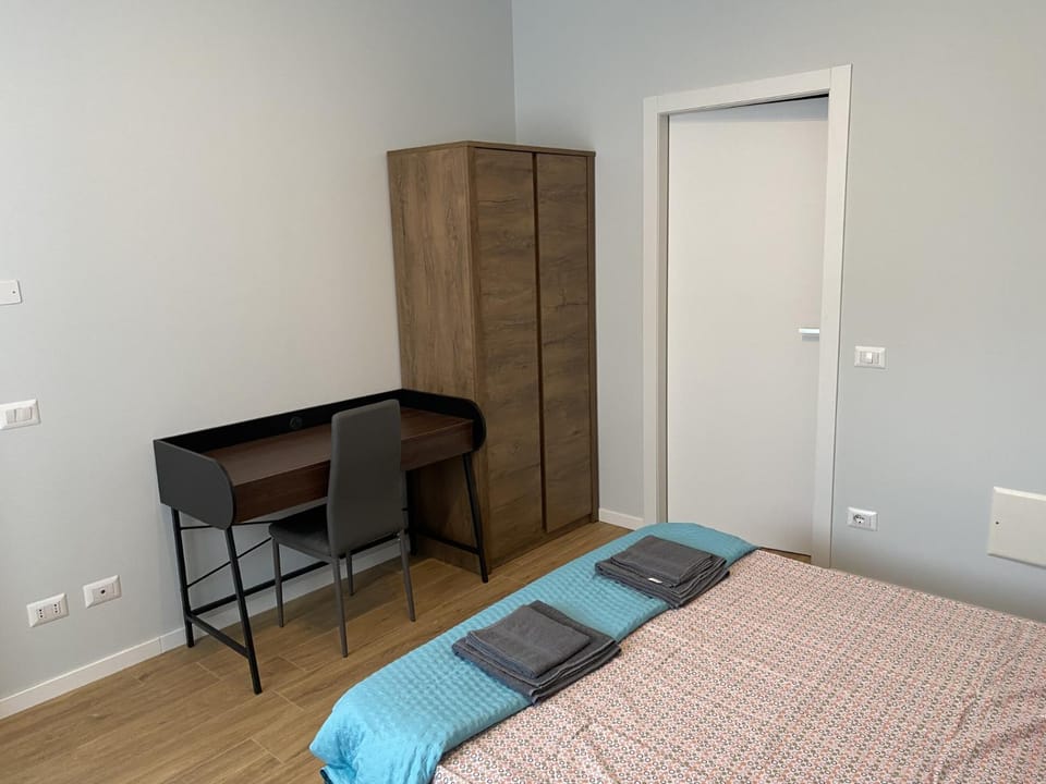 Bedroom, wardrobe