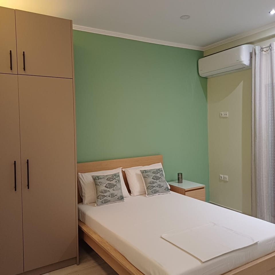 Bed, Photo of the whole room, Bedroom, wardrobe