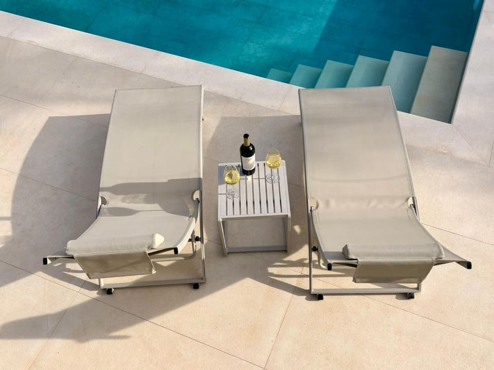 Seating area, Pool view, sunbed