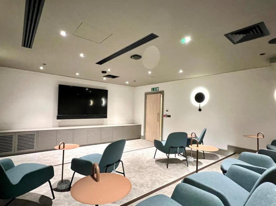Luxury 2bed With Gym Cinema & Games Room Apartment in Kingston upon Thames