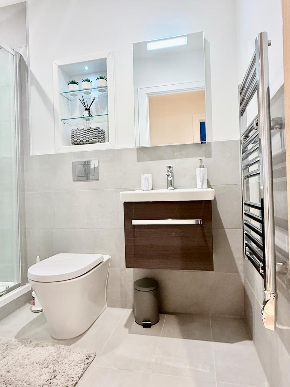 Shower, Toilet, Bathroom