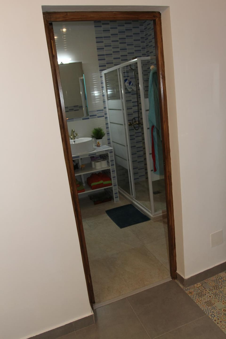 Shower, Bathroom, towels
