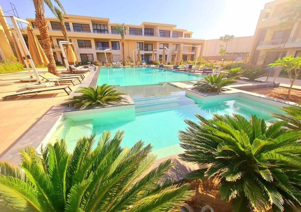 Property building, Garden, Garden view, Pool view, Swimming pool