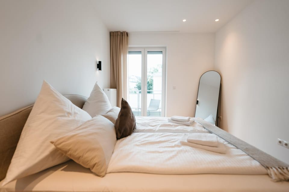 Designer 2BR Flat Near City Center & The Mosel River Apartment in Koblenz