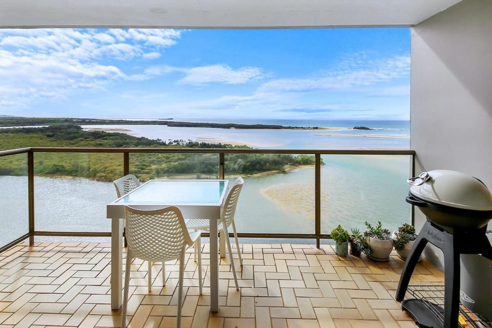 Northcliffe Magic - Stunning Views Apartment in Maroochydore