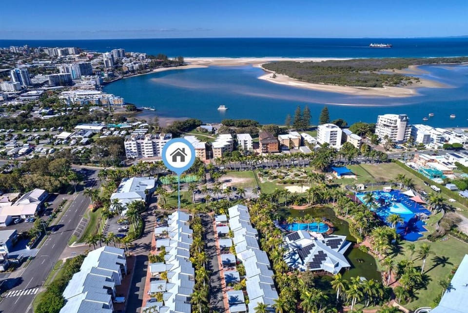 Oaks Family Getaway - Resort, Beach House in Golden Beach