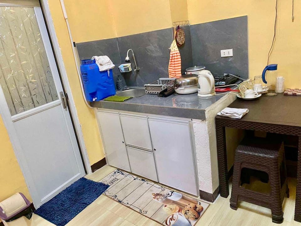 Comfy City Home by L&B Apartment in Calabarzon