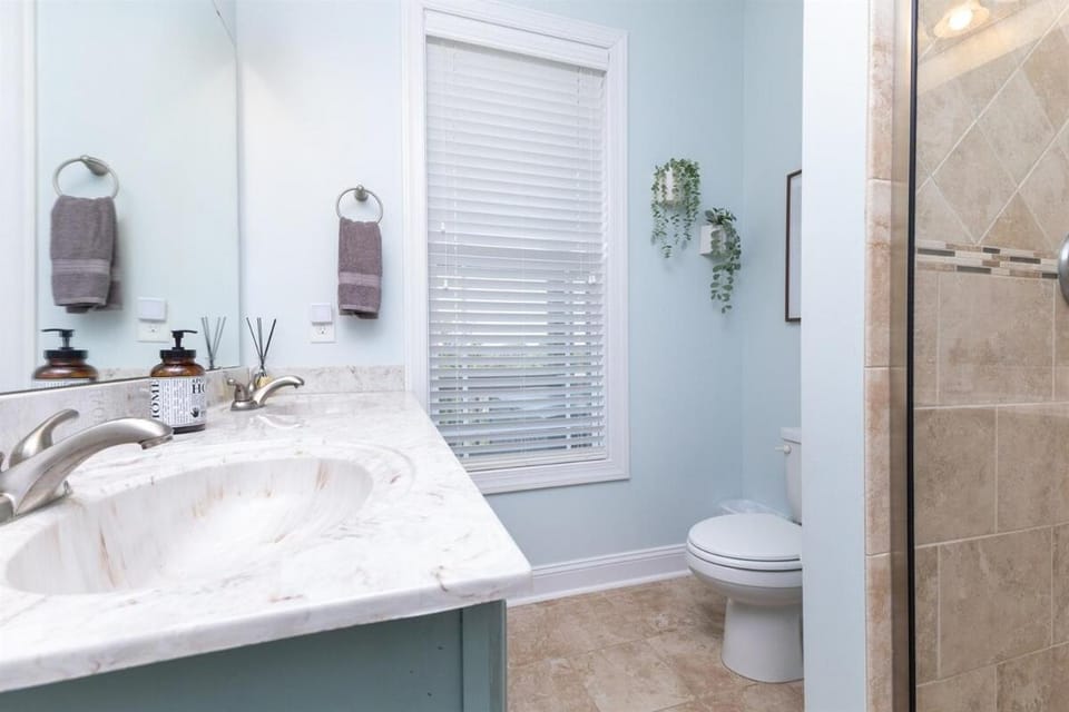 Westinn Away- Elegant Coastal Sound Retreat Apartment in Surf City