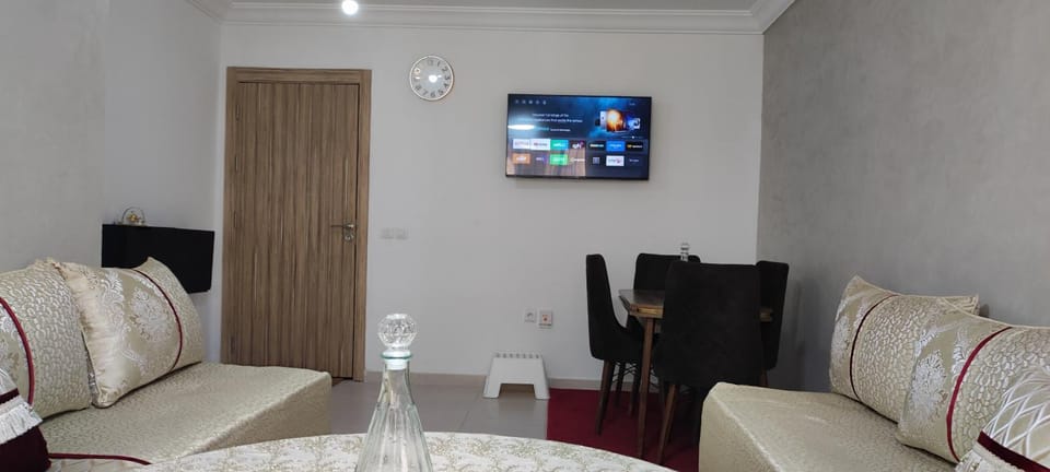 Communal lounge/ TV room, TV and multimedia, Seating area