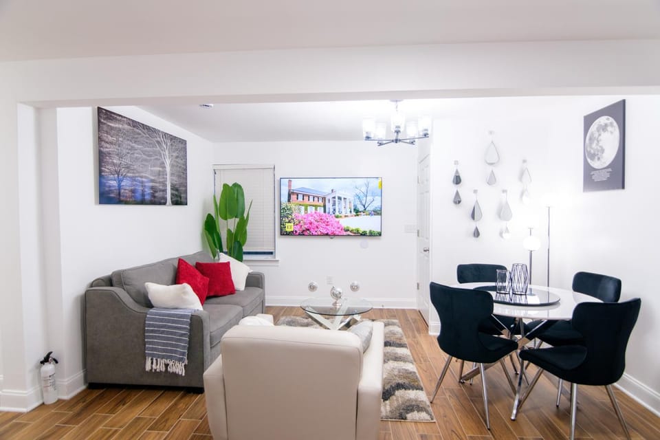 TV and multimedia, Living room, Dining area