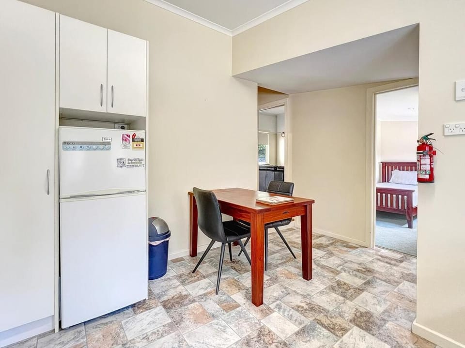Apsley Cottage Hosted by Halls Gap Accommodation House in Halls Gap