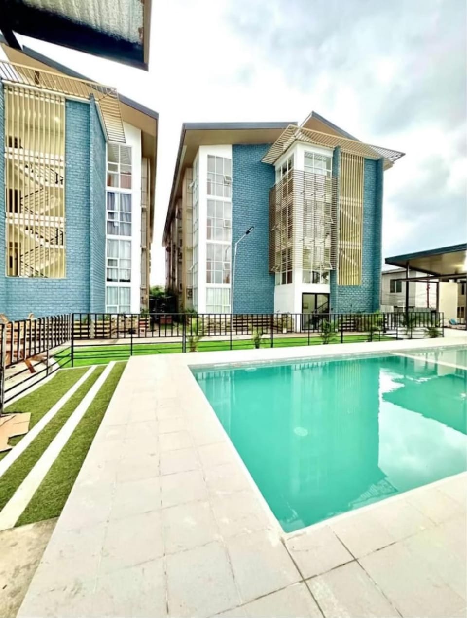 Cozy 2BR Condo near Airport- Perfect for travelers Apartment in Lapu-Lapu City