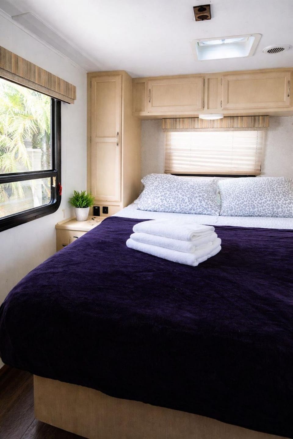 Bed, Photo of the whole room, Bedroom, towels, wardrobe, air conditioner