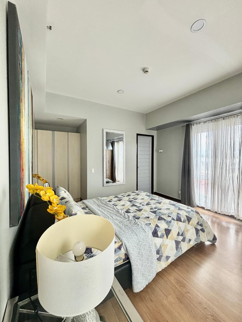 Relax in Style Walk into City, walking distance to Abreeza Malls Apartment in Davao City