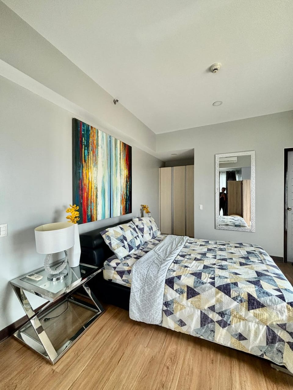 Relax in Style Walk into City, walking distance to Abreeza Malls Apartment in Davao City