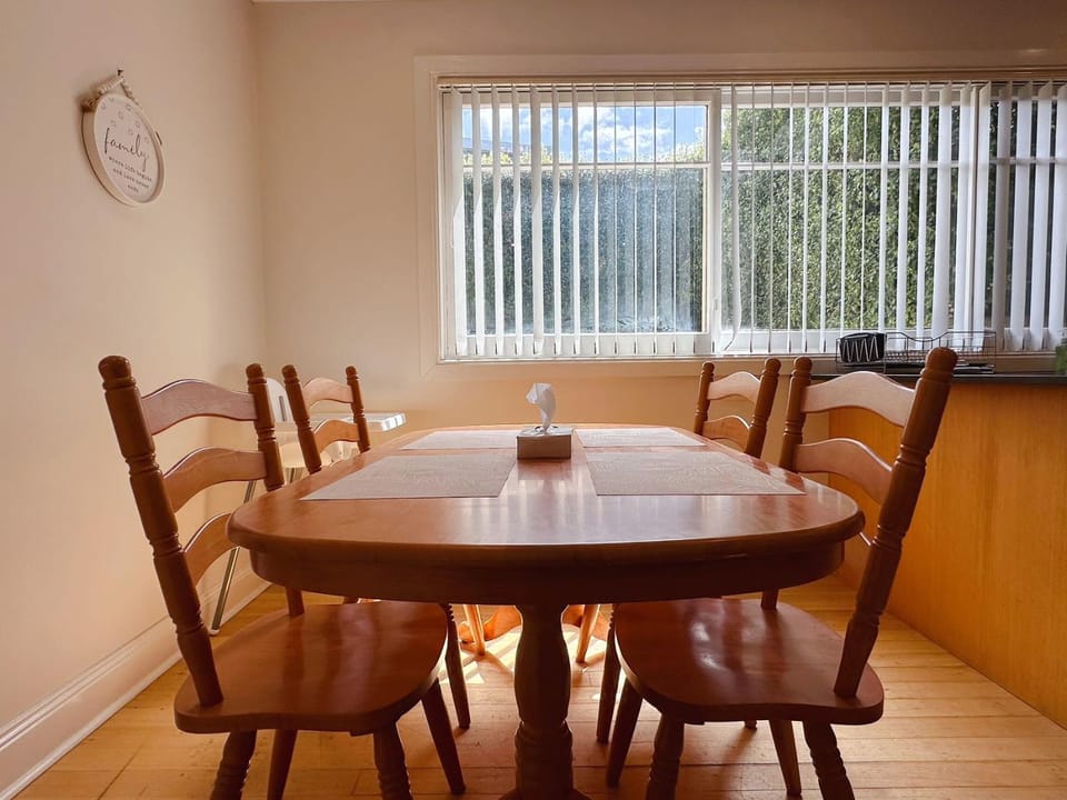 City Breeze BNB - Center Location House in Hobart