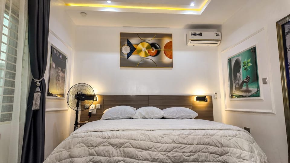 Bed, Photo of the whole room, Bedroom, air conditioner