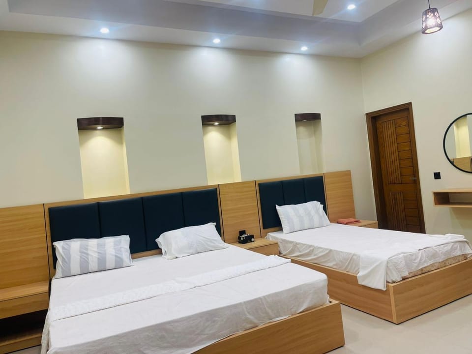 Elegant Hotel - Gulshan-e-Iqbal Bed and Breakfast in Karachi