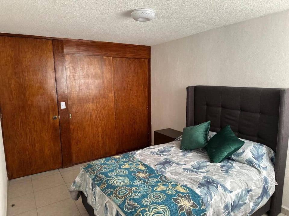 Comfortable apartment in private Apartment in Leon