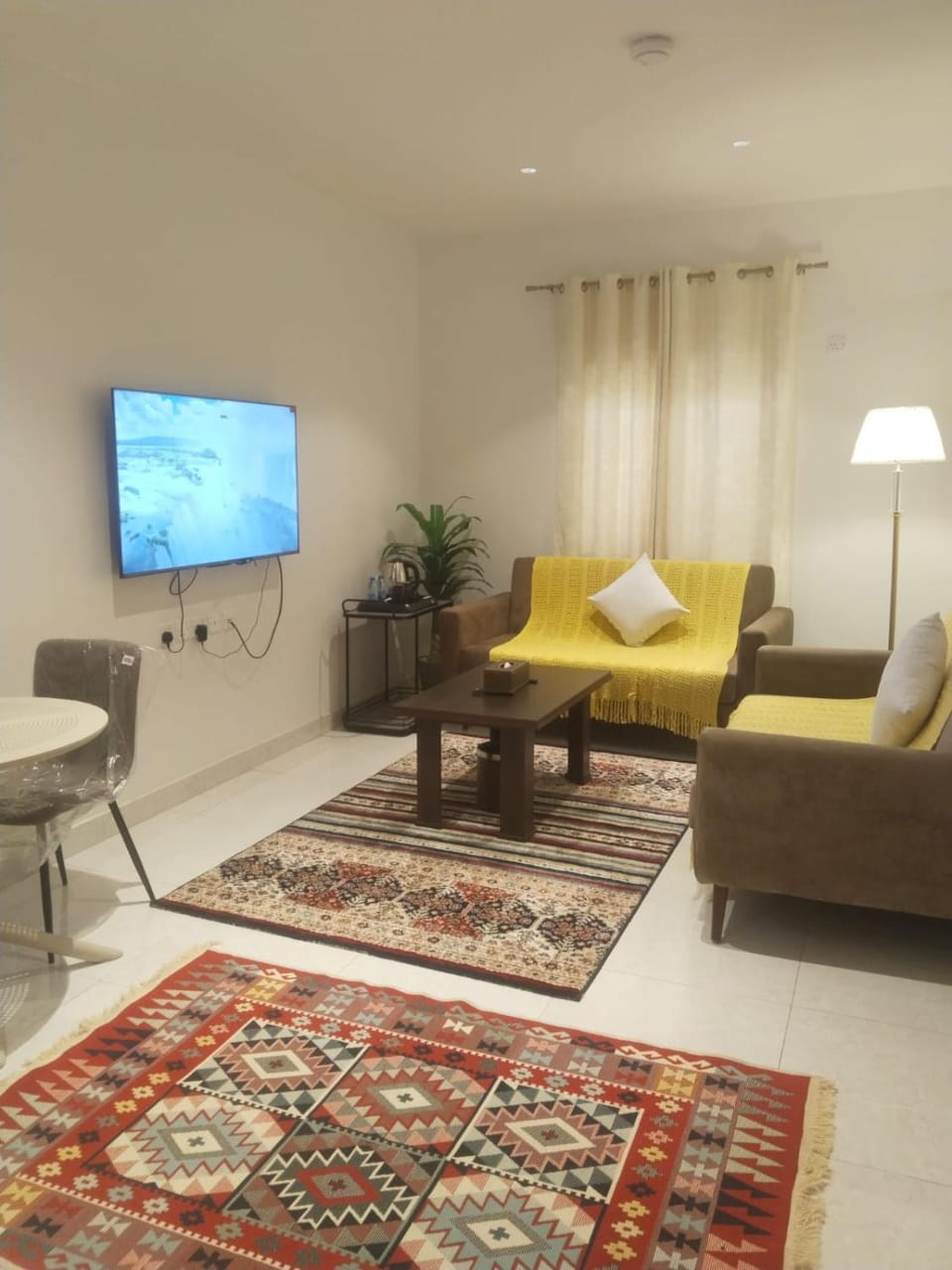 TV and multimedia, Living room, Seating area
