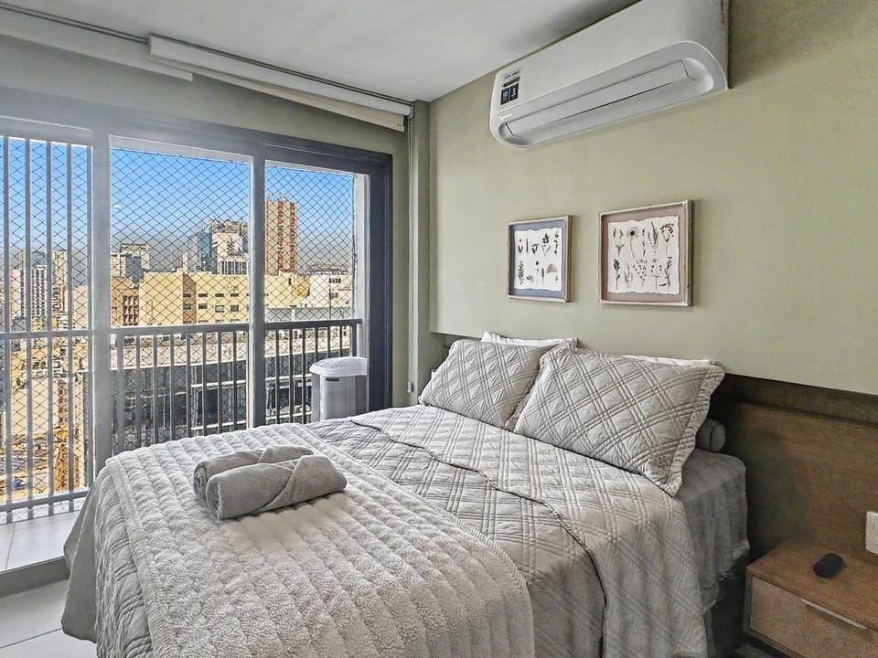 Bed, air conditioner