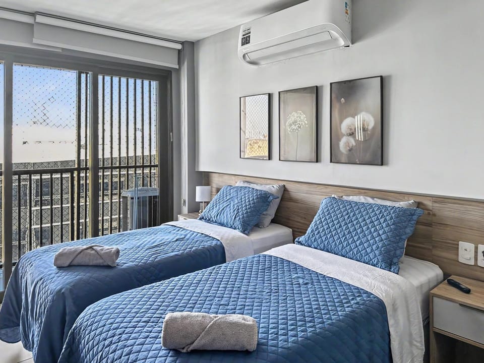 Bed, air conditioner