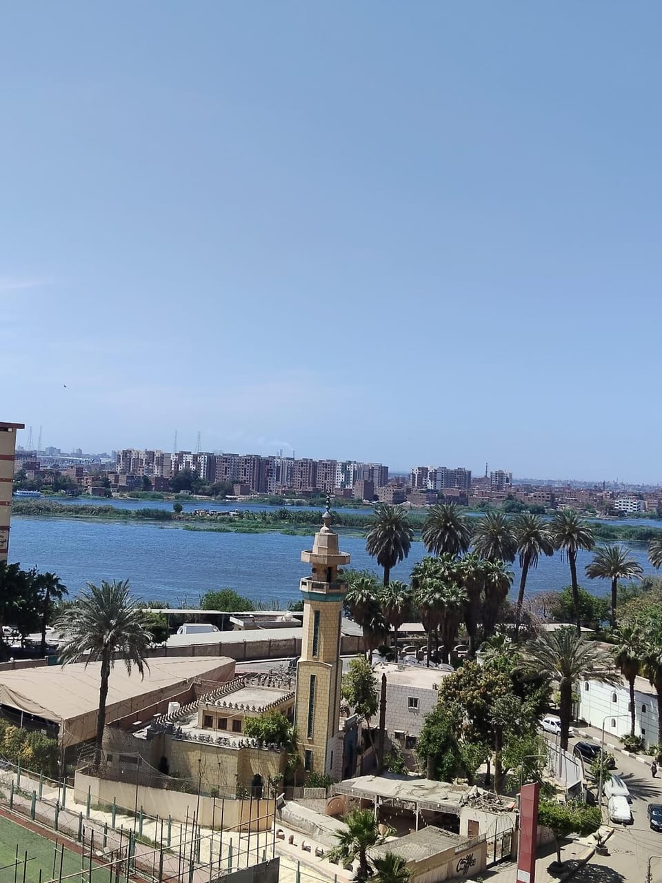 كوبري المظلات يطلع على كورنيش النيل و كوبري تحيا مصر Apartment in Cairo