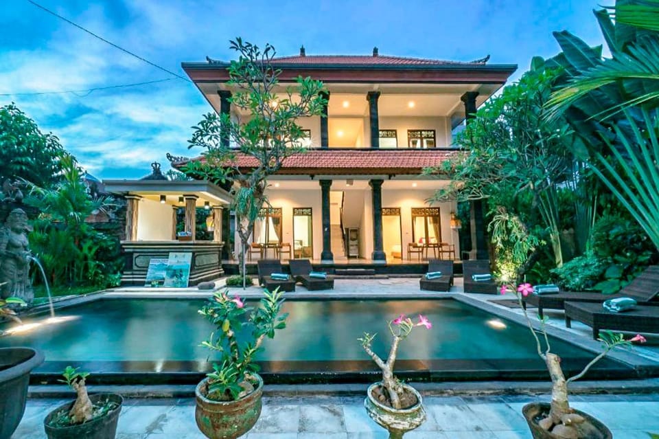 Property building, Garden, Garden view, Pool view, Swimming pool