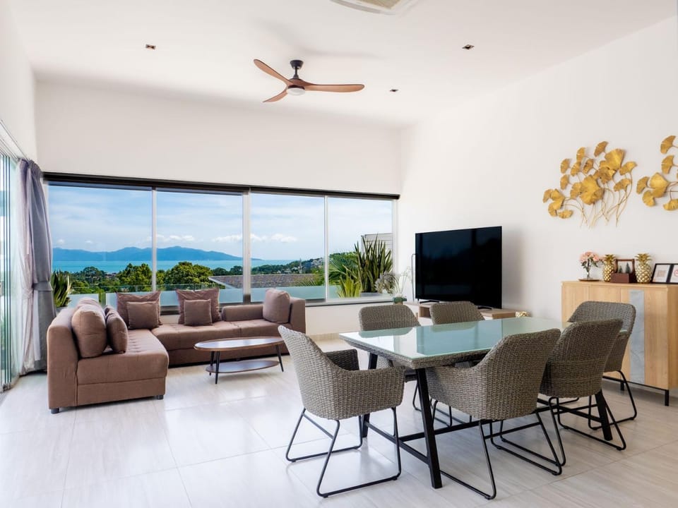 Living room, Photo of the whole room