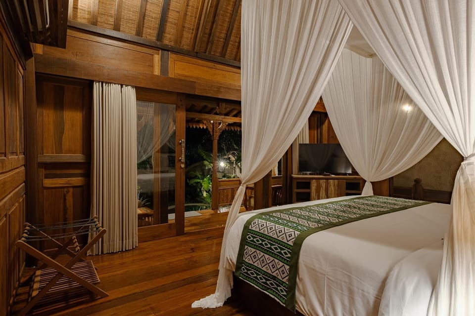 Living room, Photo of the whole room, Bedroom