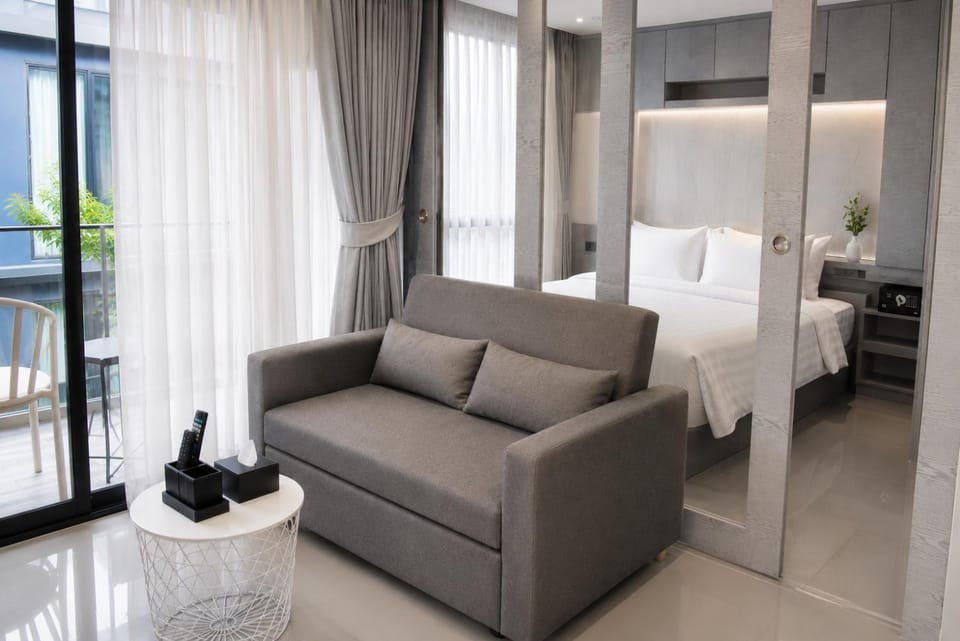 Bed, Living room, Bedroom
