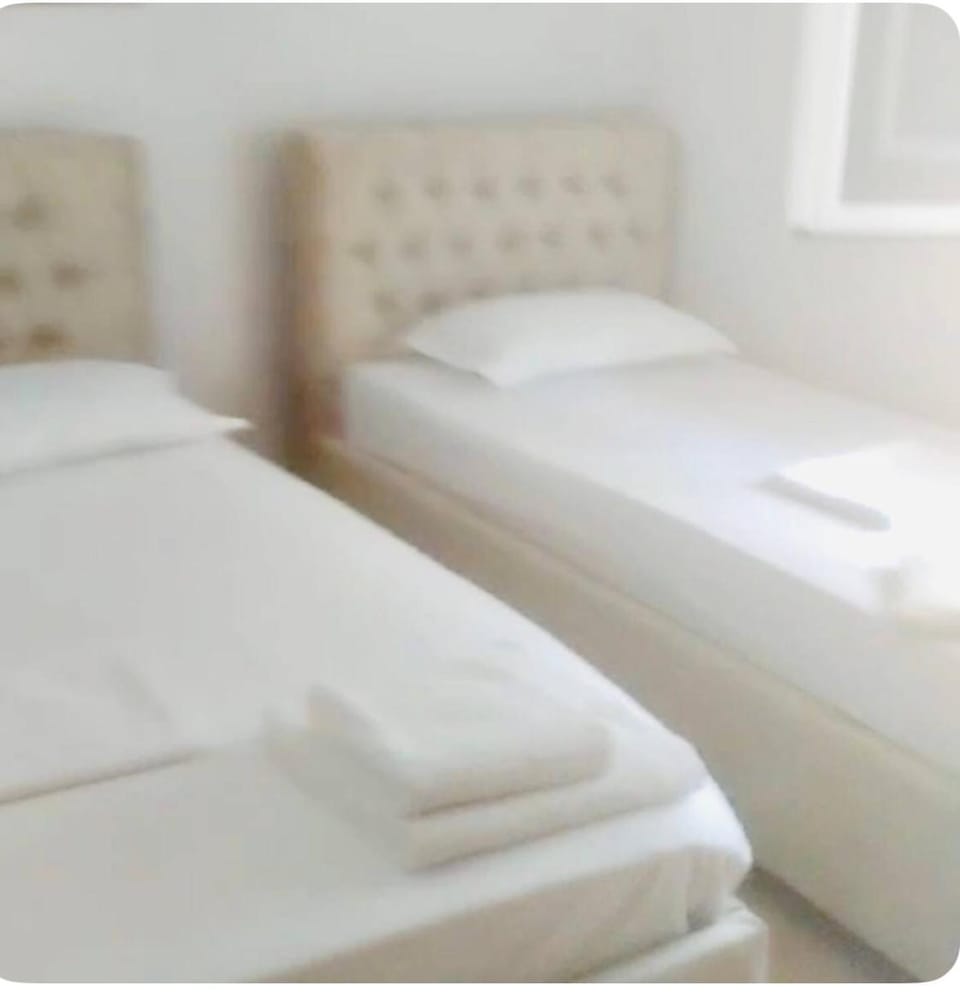Spacious and Affordable Vlora Getaway Perfect for families House in Vlorë