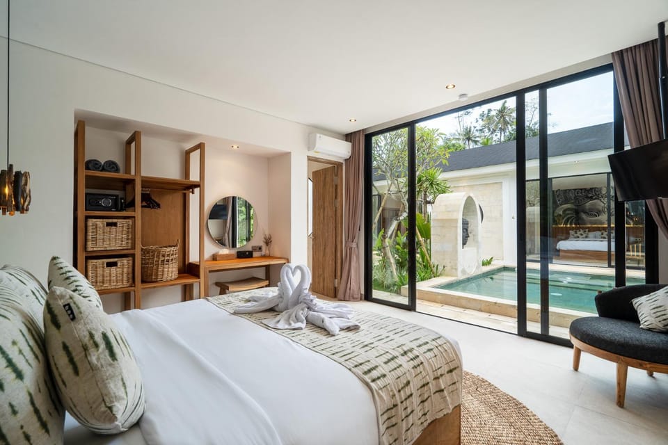 Bed, TV and multimedia, Bedroom, air conditioner