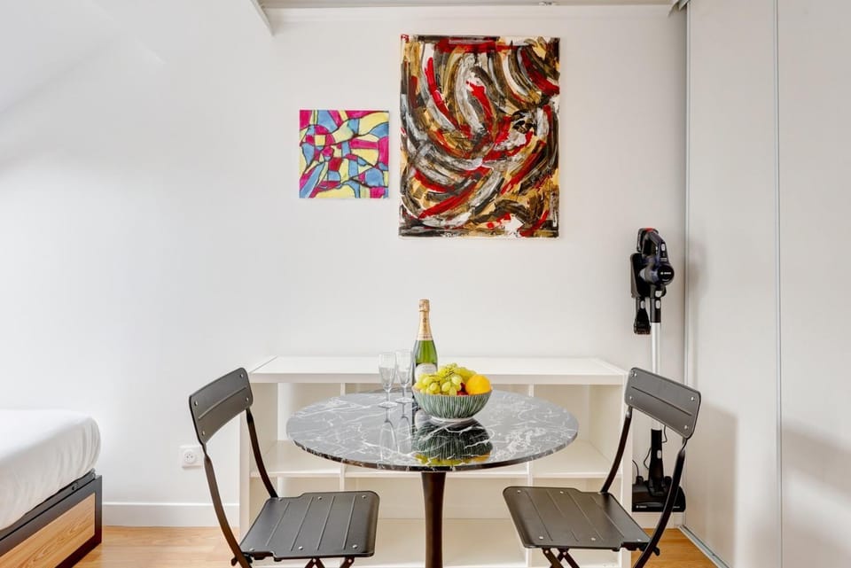 Suite Le Clery Perche sur les toits de Paris Apartment in Paris