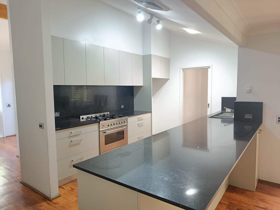 Comfortable Queen Room in Baulkham Hills - BH2 Vacation rental in Castle Hill
