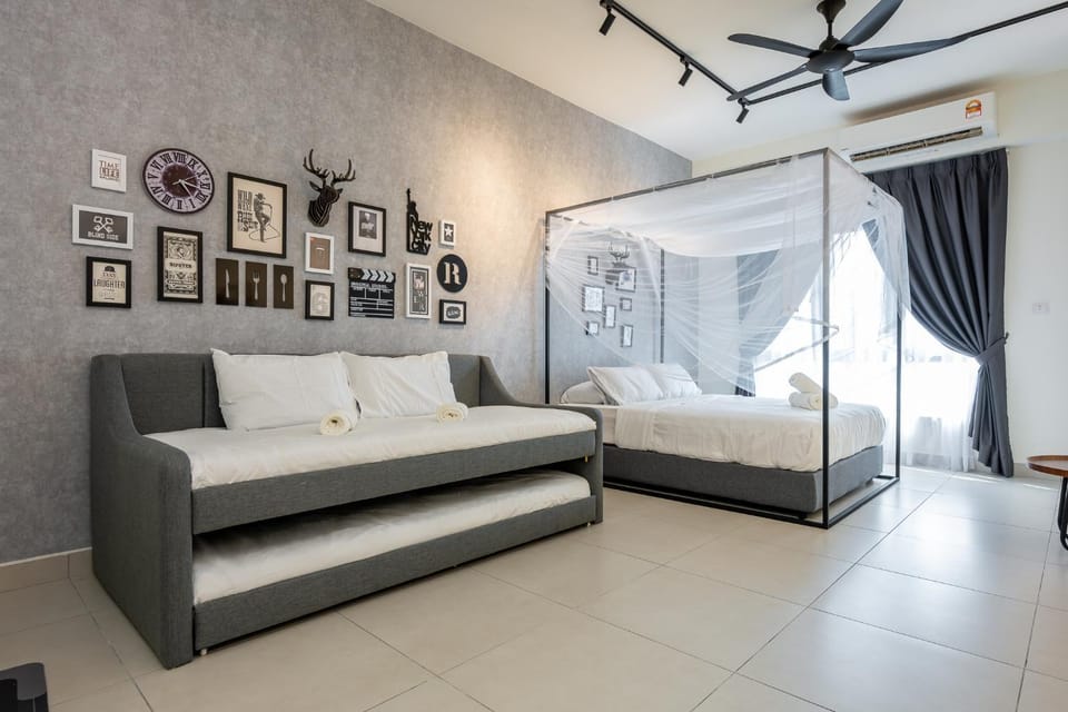 Bed, Living room, Seating area