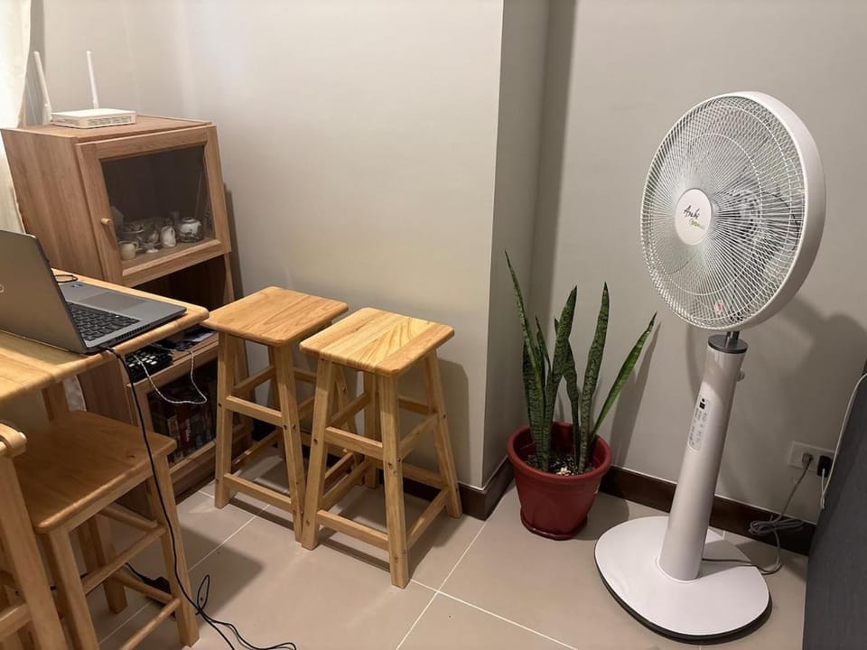 Modern 2BR Condo with Balcony in Central Manila Apartment in Pasay