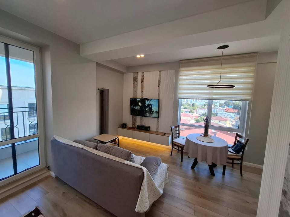 TV and multimedia, Living room, Dining area
